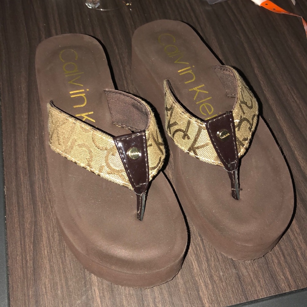 Calvin Klein chunky flip flops